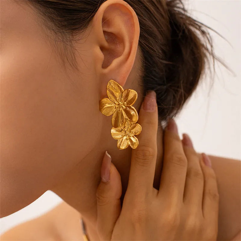 Elegant Gold Five-Leaf Flower Drop Earrings