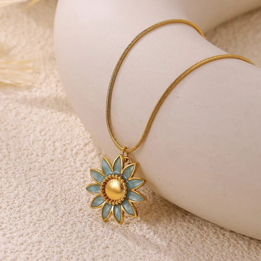 Boho Floral Pendant Necklace – 18K Gold Plated