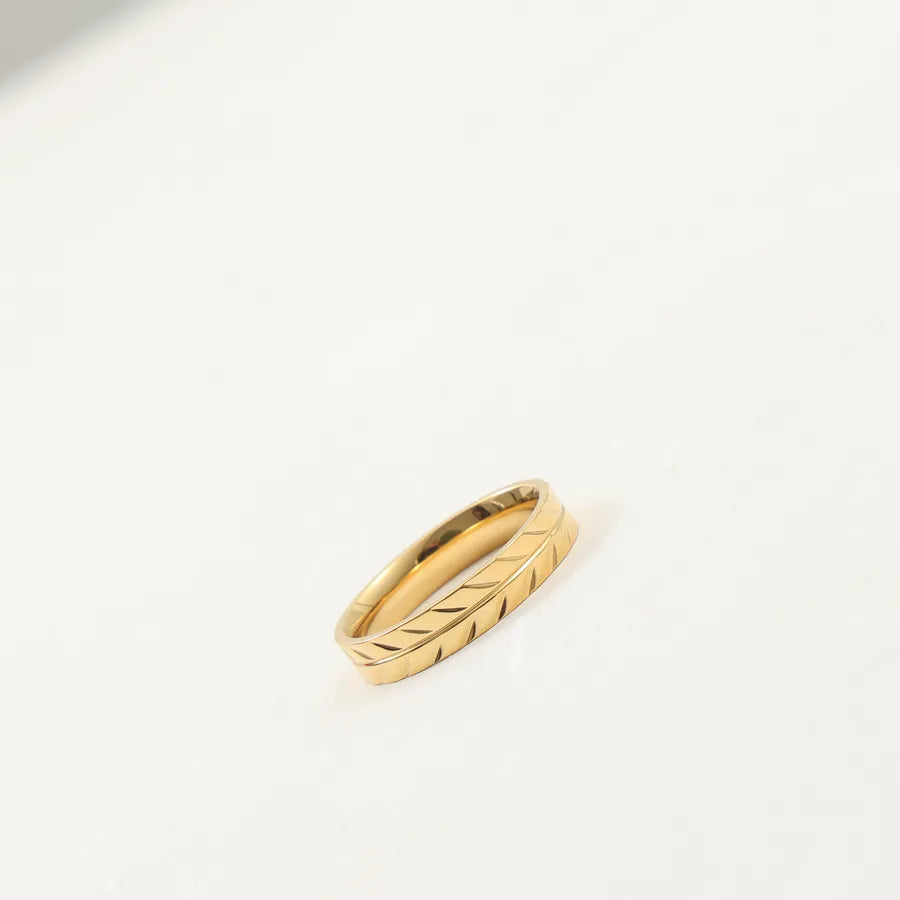 18K Gold Leaf Carved Titanium Steel Ring