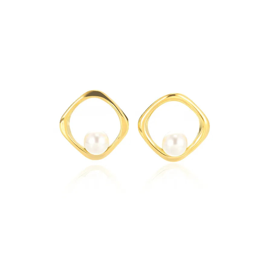 Retro Pearl Flower Stud Earrings