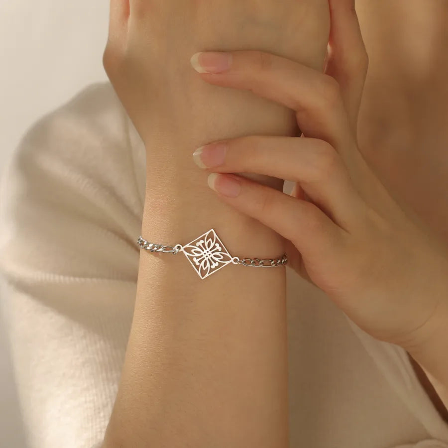 Boho Gold Flower Pendant Friendship Bracelet