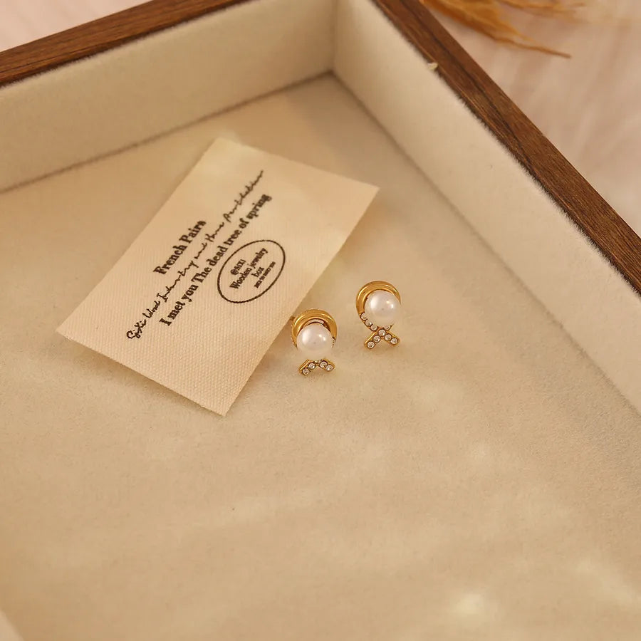 Elegant Heart & Flower Gold-Plated Stud Earrings