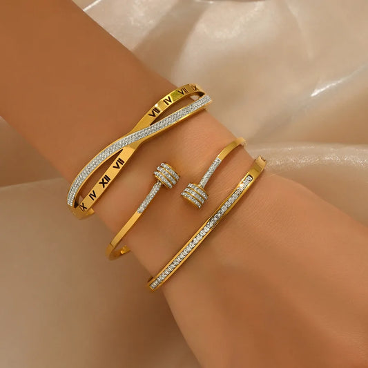 Elegant Gold Geometric Bangle Bracelet for Women