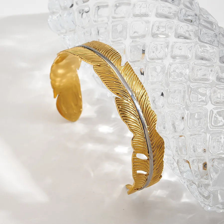 18K Gold Plated Feather Cuff Bracelet Mixed Color Feather Open Bracelet (Inner Diameter: Approx. 62x50mm) 1 Pc Package