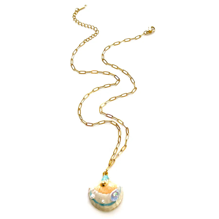 Ocean Shell Pendant Necklace – 18K Gold Plated