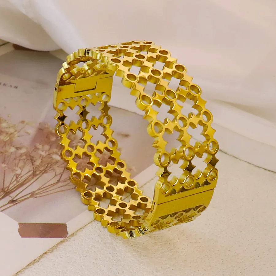 18K Gold Plated Zircon Hollow Stainless Steel Bracelet Average Size Gold 369