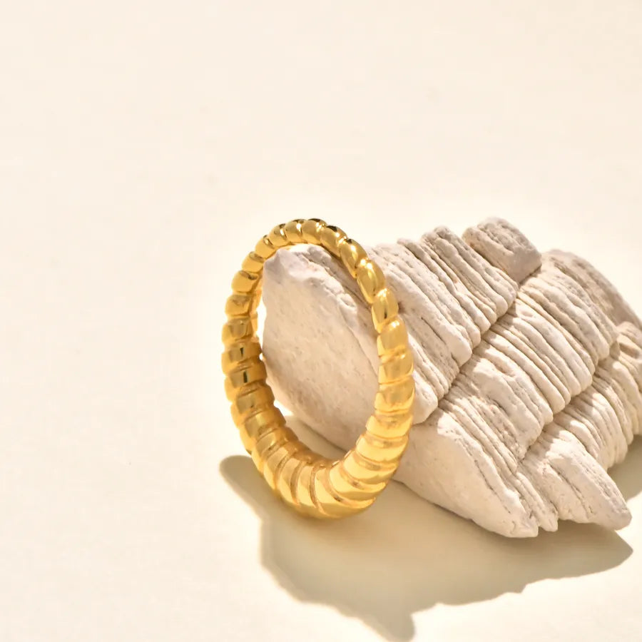 Gold Plated Zircon Leaf Open Ring 5772901