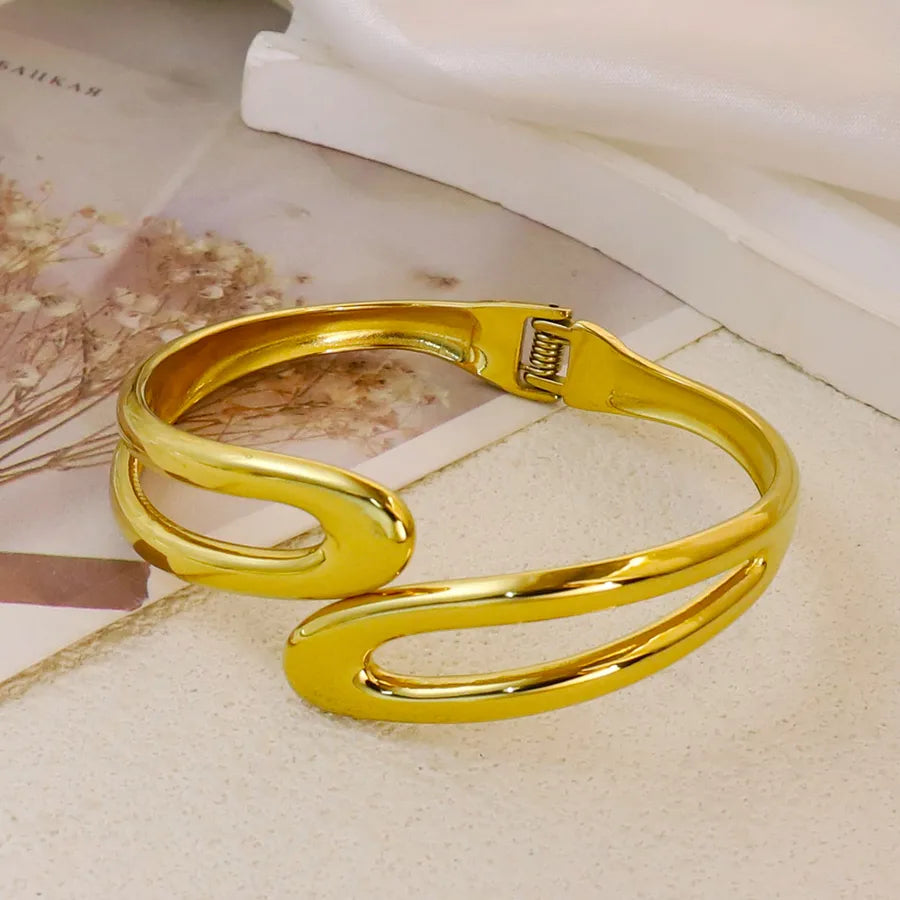 18K Gold Plated Zircon Hollow Stainless Steel Bracelet Average Size Gold 363