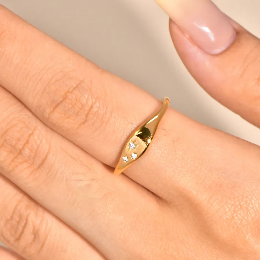 18K Gold Sun Pattern Zircon Ring