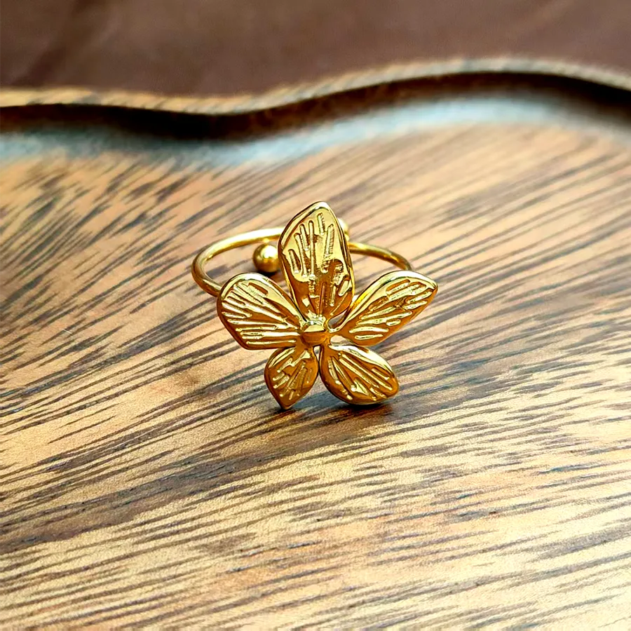 Elegant 18K Gold Floral Open Ring Average Size Gold