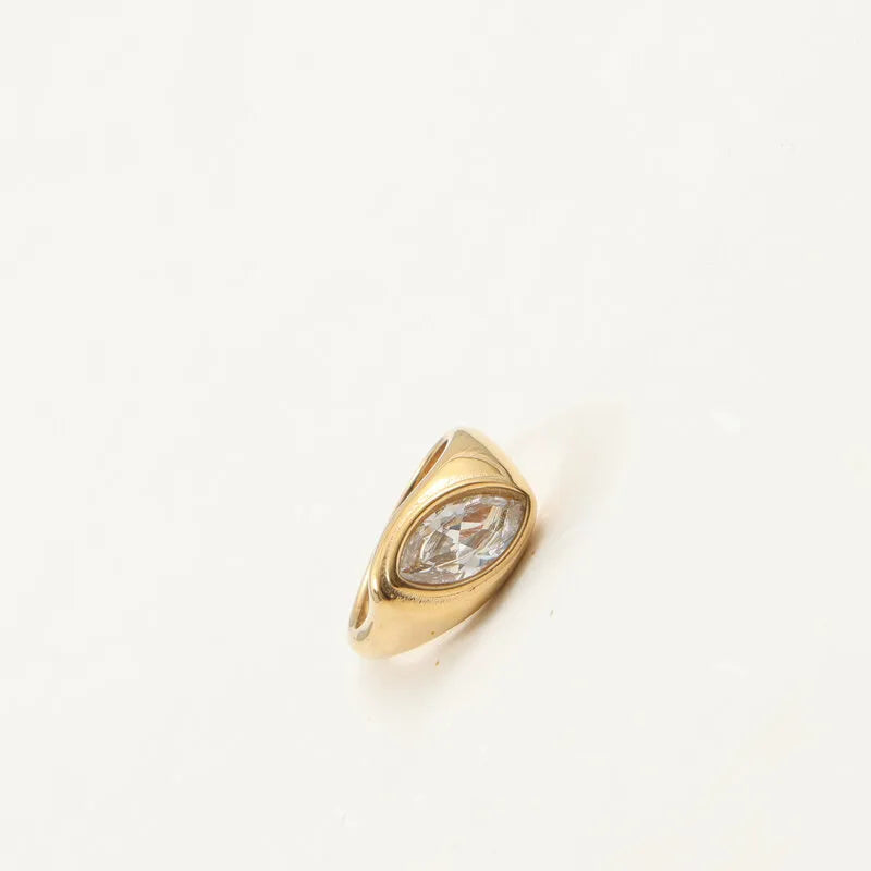 18K Gold Eye-Shaped Zirconia Ring Gold No. 8 A1972