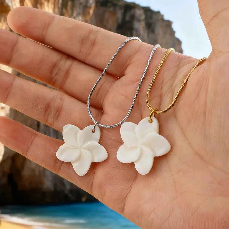 18K Gold Plated Stainless Steel Flower Necklace