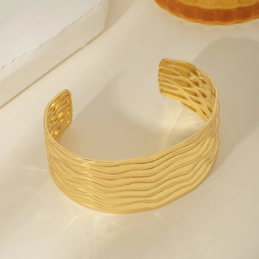18K Gold Plated Stainless Steel Open Bangle Stainless Steel Electroplated 18k Real Gold Wide Texture Open Bracelet Style 3