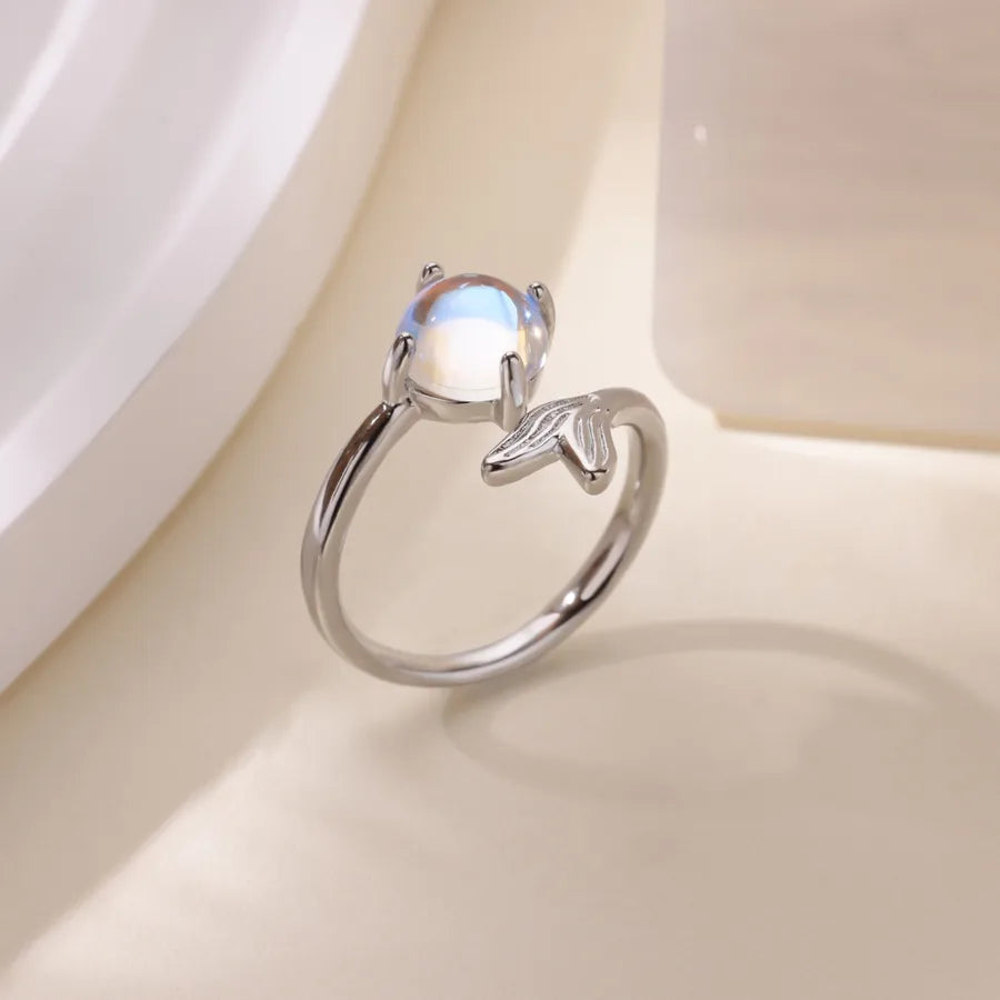 Elegant 18K Gold Zircon Fish Tail Ring