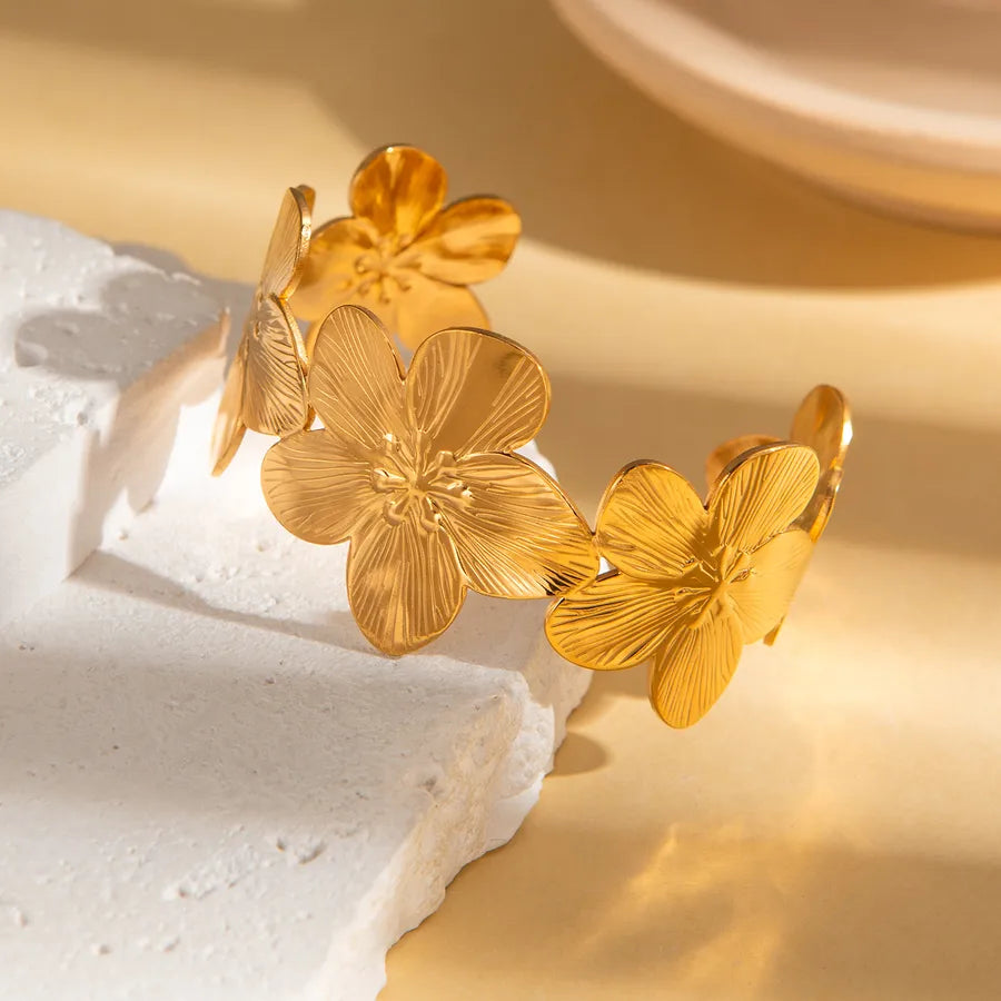 18K Gold Plated Stainless Steel Flower Bangle Bjgb0173