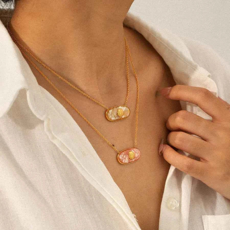 18K Gold Pink Shell Oval Pendant Necklace