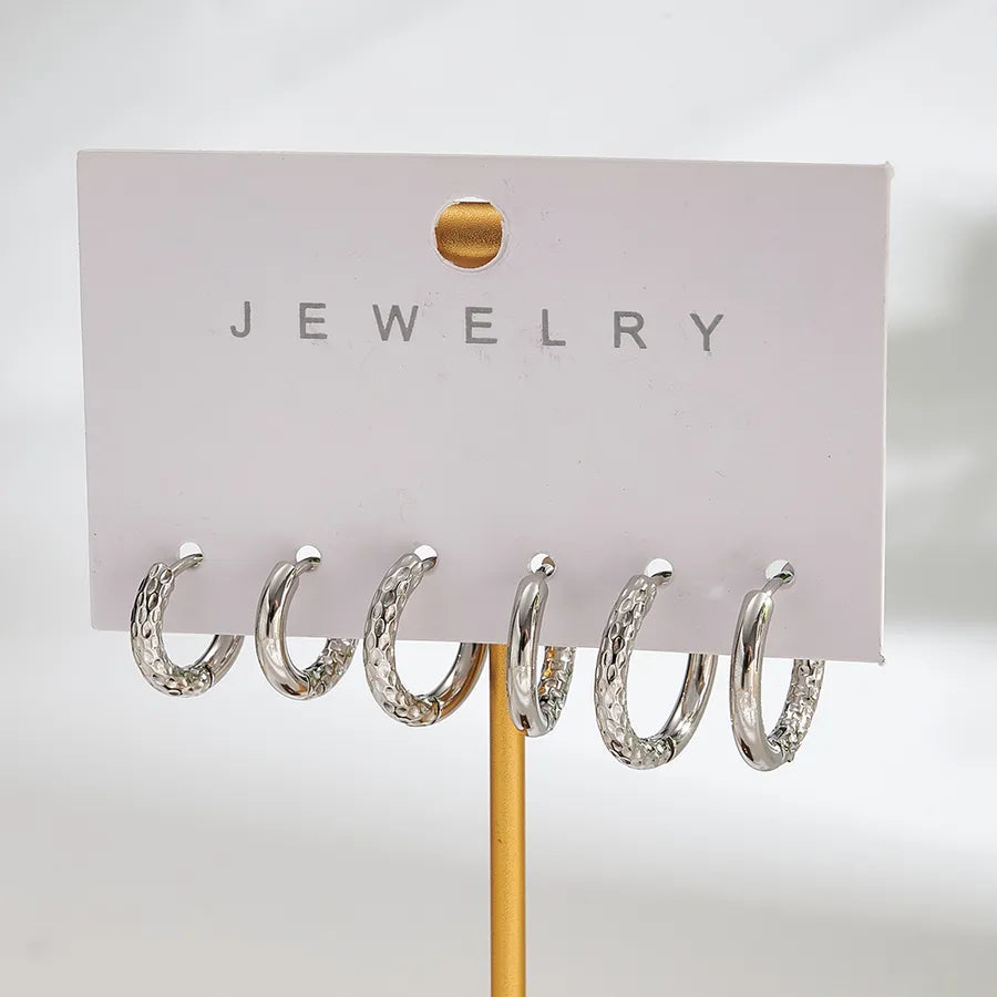 18K Gold Plated Hammered Hoop Earrings Needle Thickness: Approximately 0.95mm A 1 Set Package