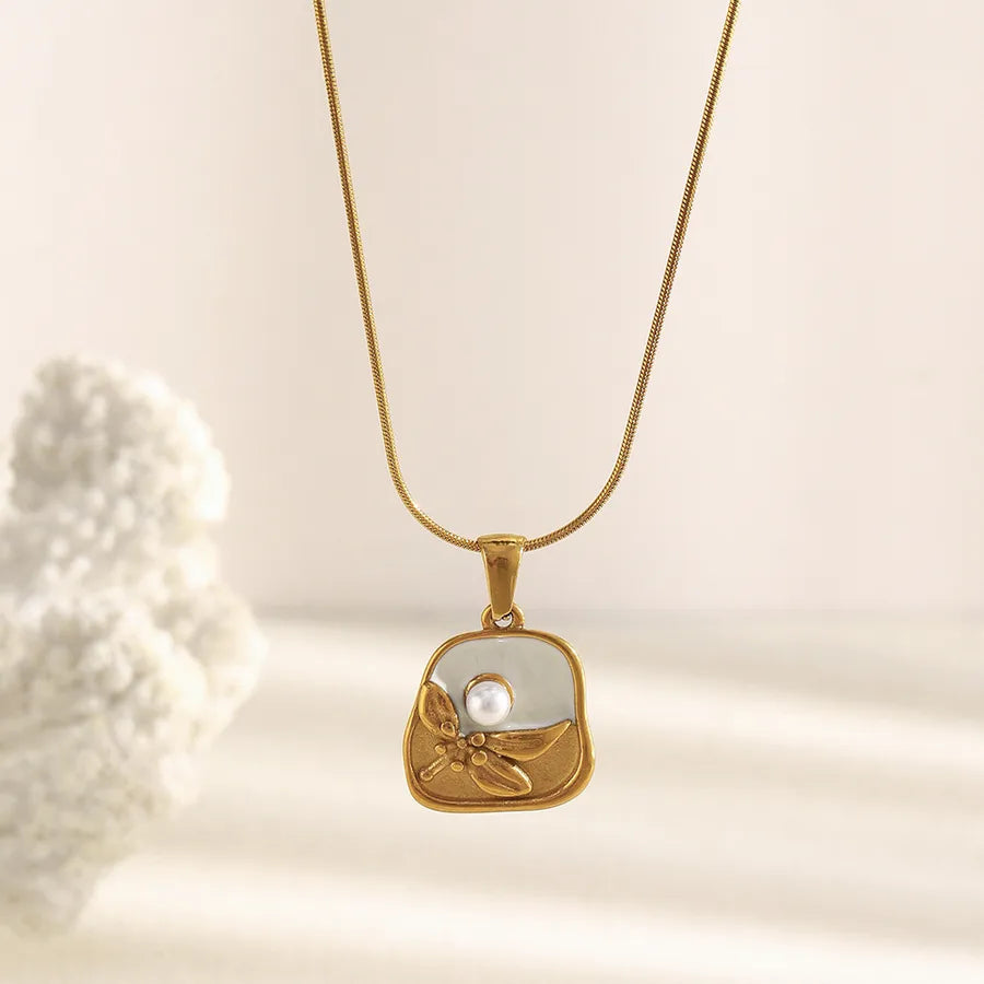 Vintage Floral Pearl Pendant Necklace