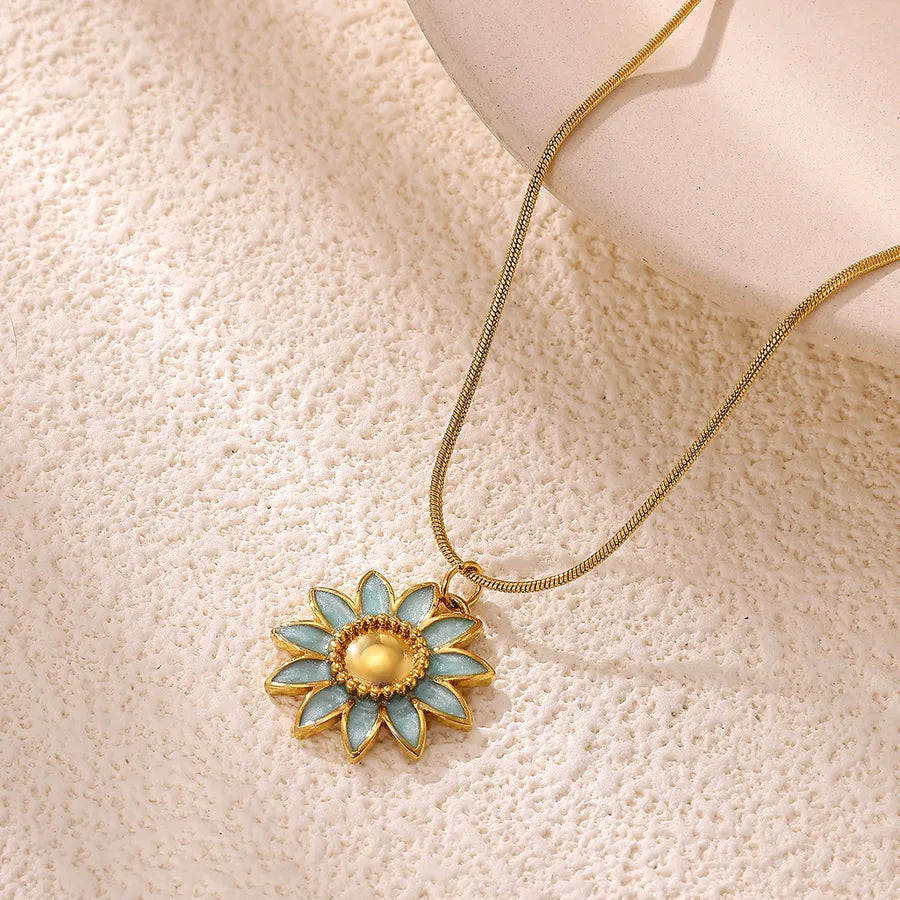 Boho Floral Pendant Necklace – 18K Gold Plated