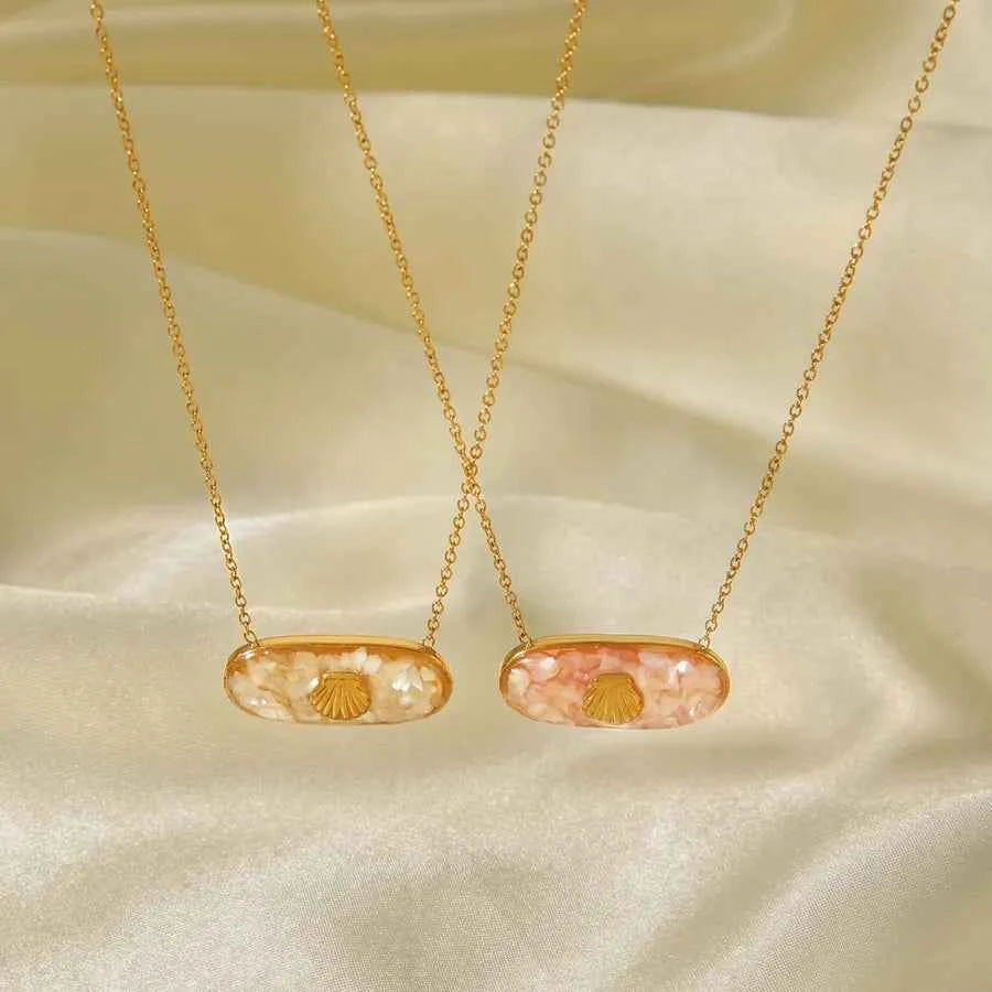18K Gold Pink Shell Oval Pendant Necklace