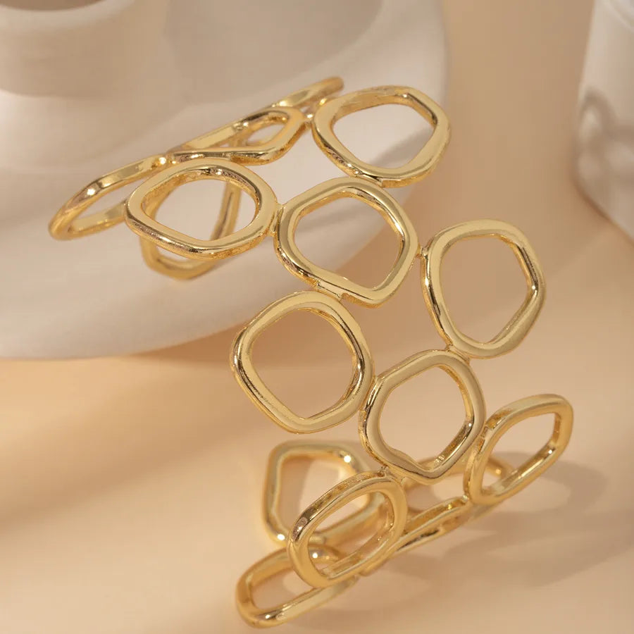 18K Gold Plated Stainless Steel Open Bangle Stainless Steel Electroplated 18k Gold Round Hollow Open Bracelet