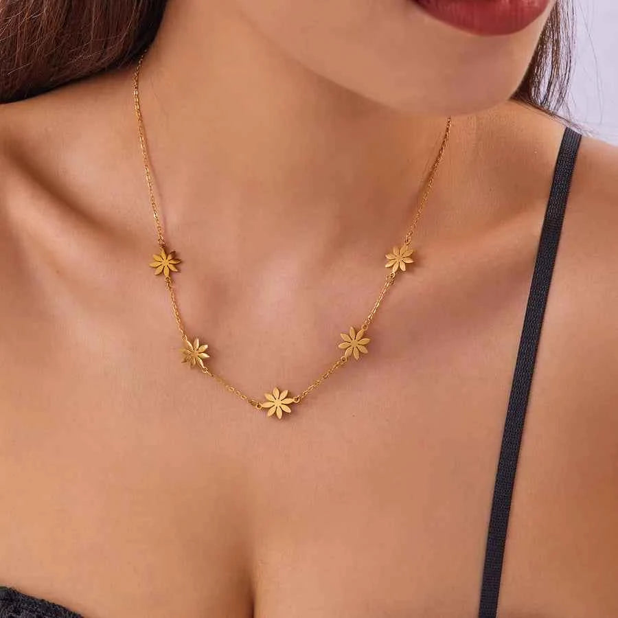 Stainless Steel Daisy Jewelry Set for Women