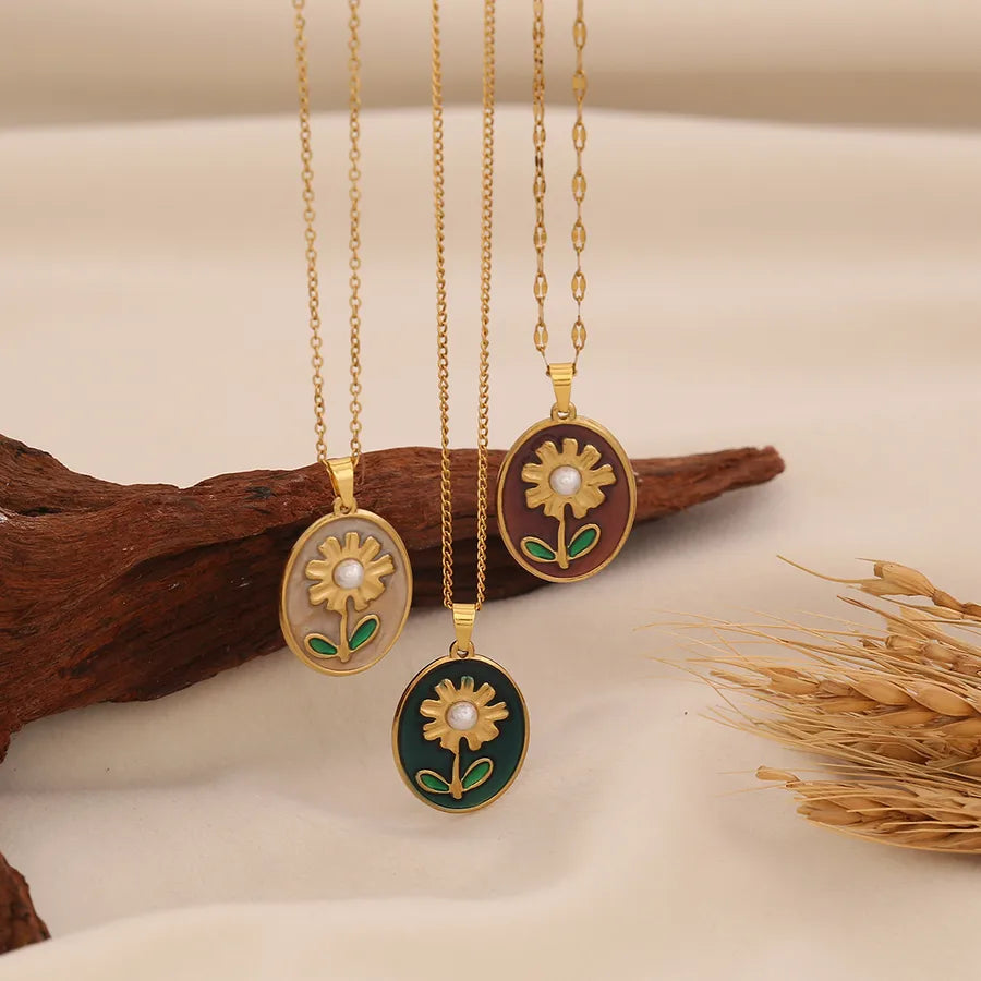 Retro Sunflower Pendant Necklace – Gold Stainless Steel