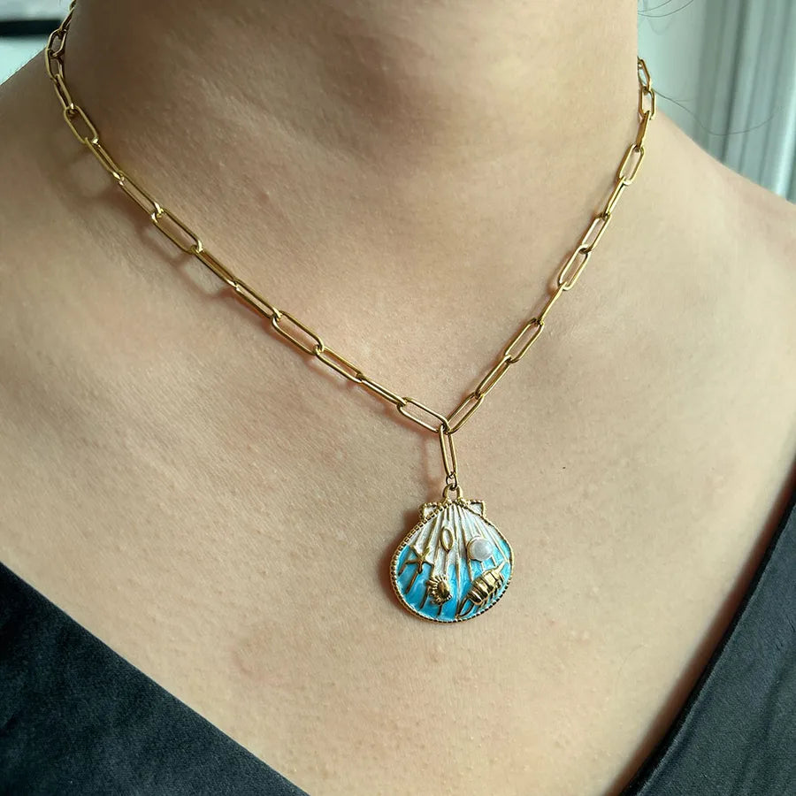 Butterfly Shell Pendant Necklace – 18K Gold Plated Shell