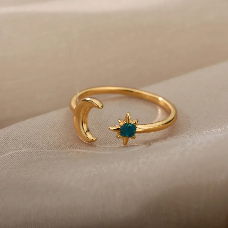 Luminous Gold Star Ring – Open Design