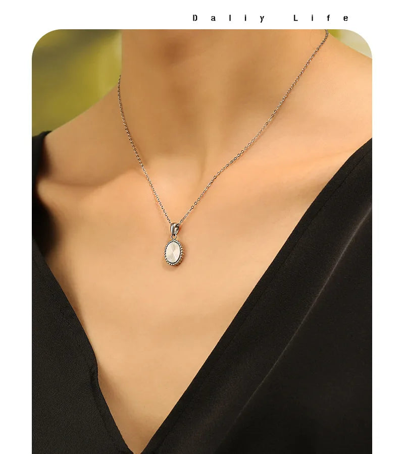 Gold Heart Oval Pendant Necklace – Stainless Steel