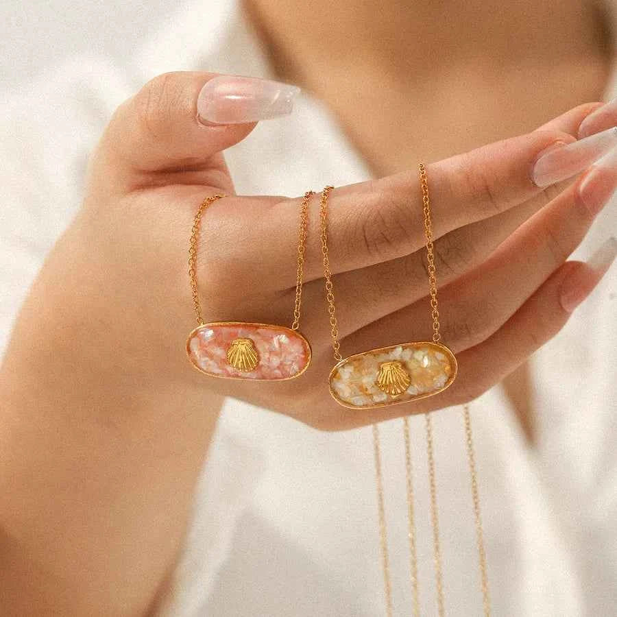 18K Gold Pink Shell Oval Pendant Necklace