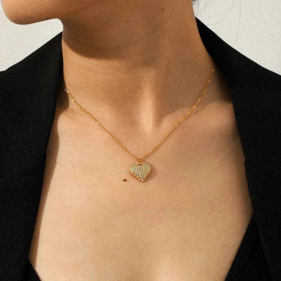 Heart-Shaped Zircon Pendant Necklace - Gold