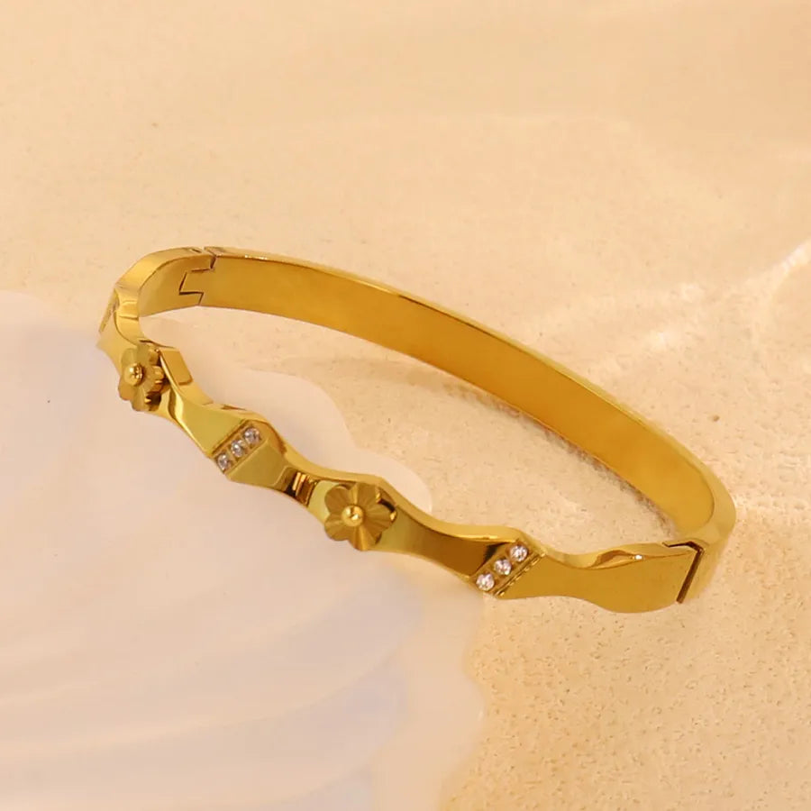 18K Gold Plated Star & Snake Stainless Steel Bracelet Average Size Gold Style 16