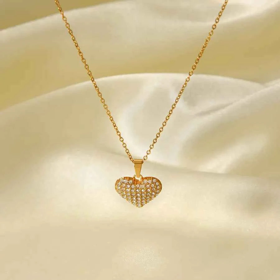 Heart-Shaped Zircon Pendant Necklace - Gold