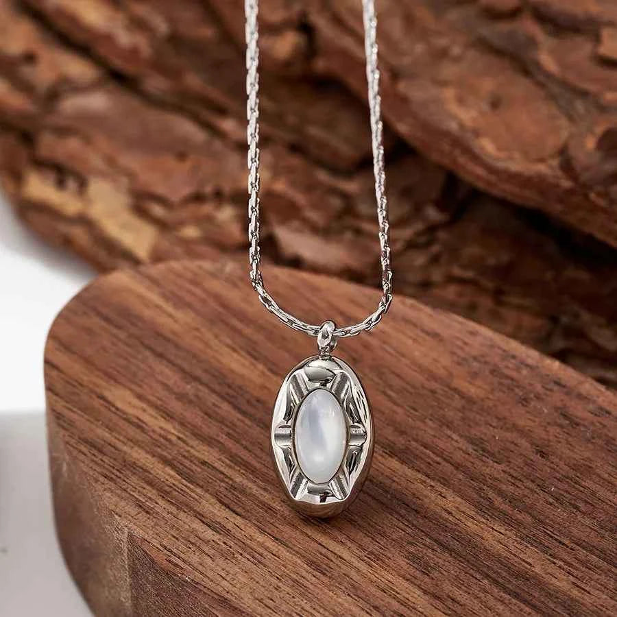 18K Gold Plated Oval Shell Pendant Necklace