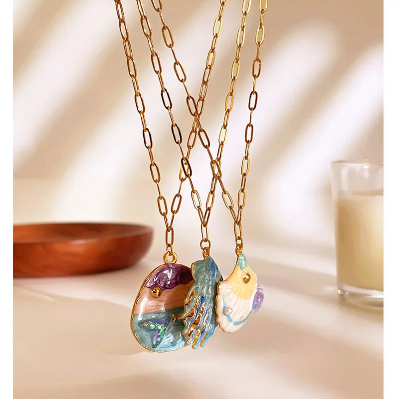 Ocean Shell Pendant Necklace – 18K Gold Plated