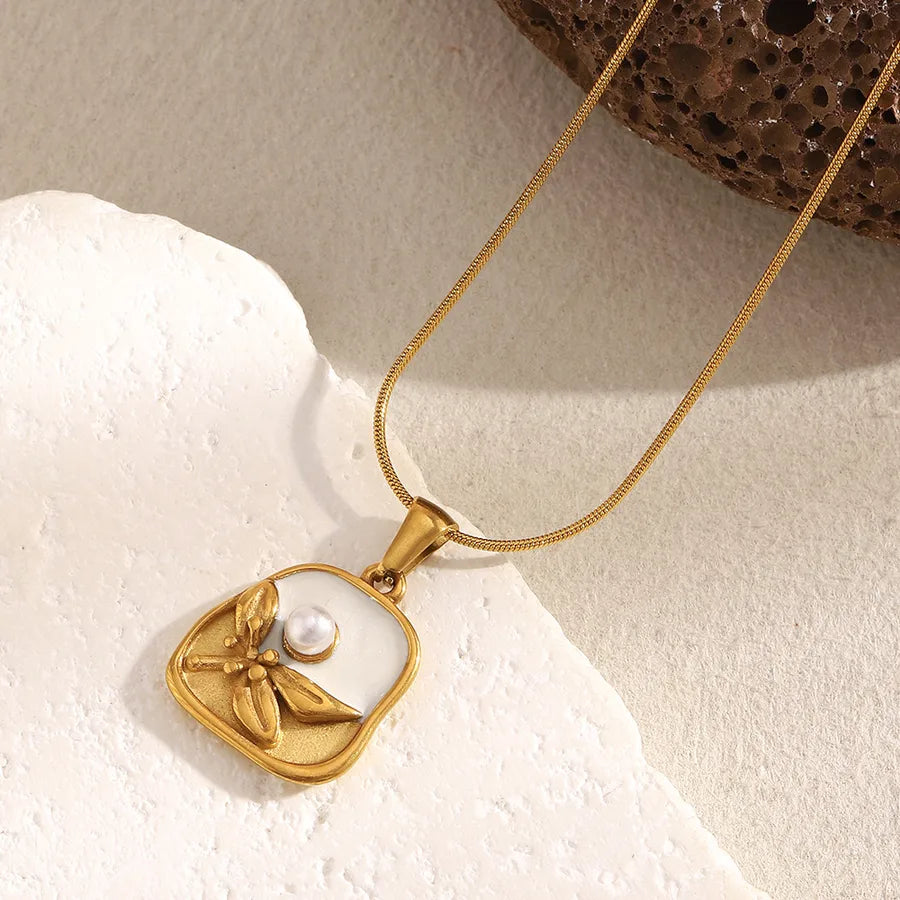 Vintage Floral Pearl Pendant Necklace