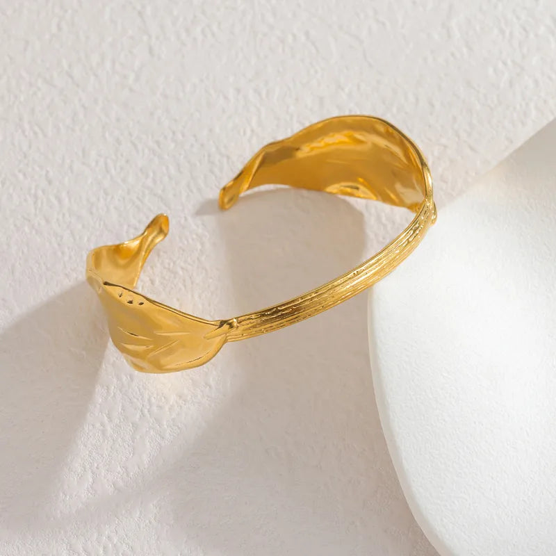 18K Gold Leaf Pattern Stainless Steel Bangle