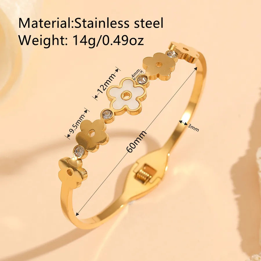 18K Gold Flower Bangle – PVD Coated Stainless Steel