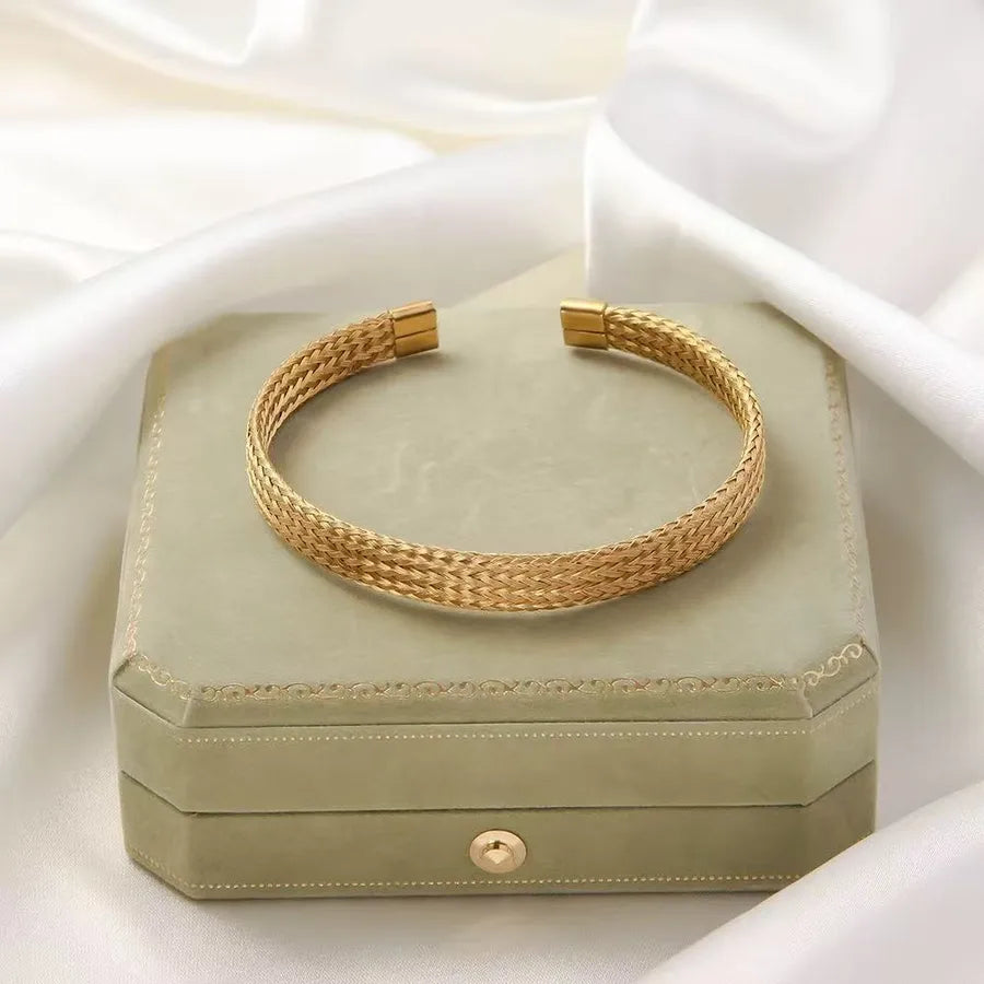 18K Gold Plated Twisted Stainless Steel Bracelet Average Size Gold 4