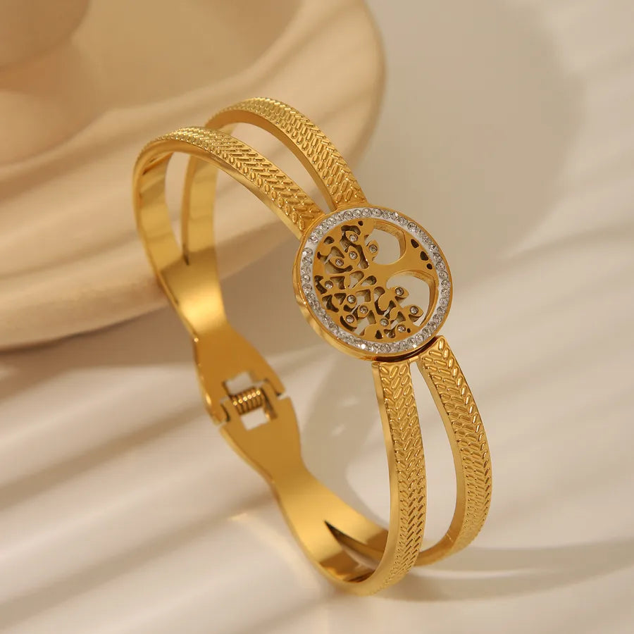 18K Gold Butterfly Bangle Bracelet W752