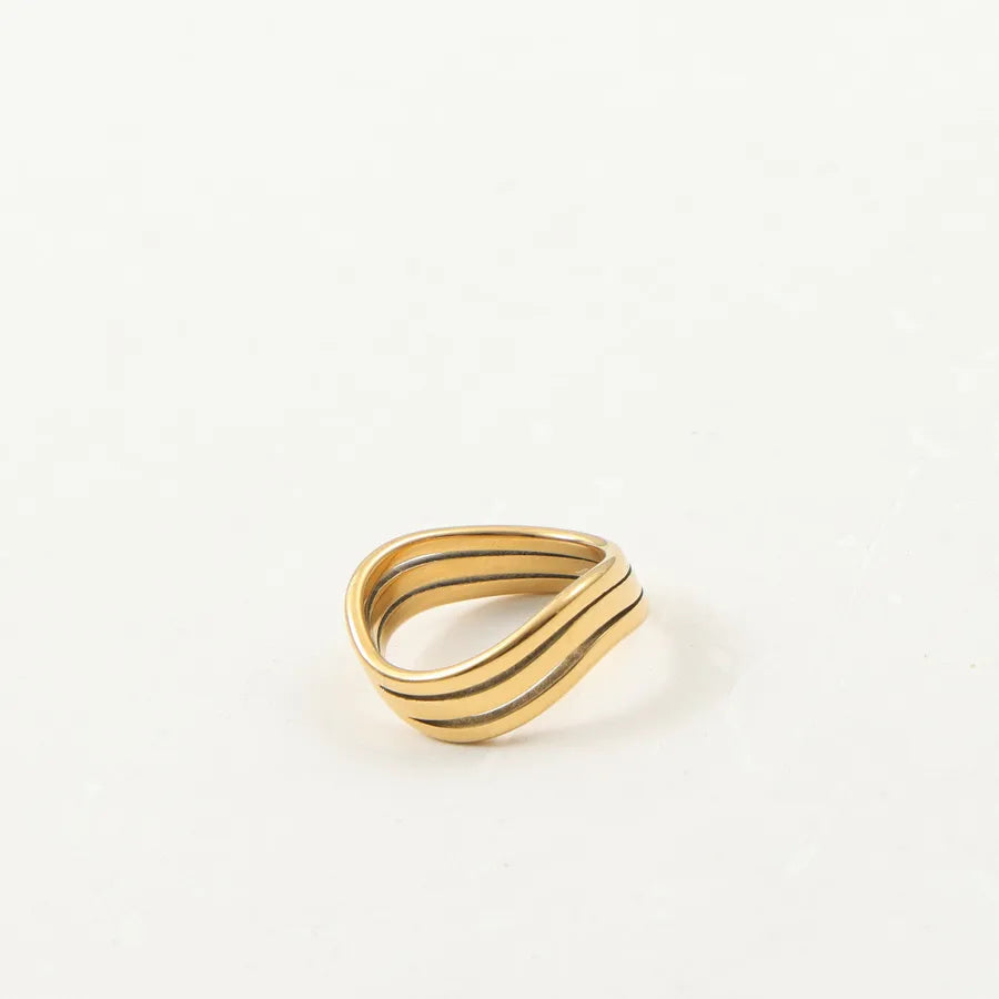 18K Gold Plated Triple Wave Titanium Ring Gold No. 8 A1959