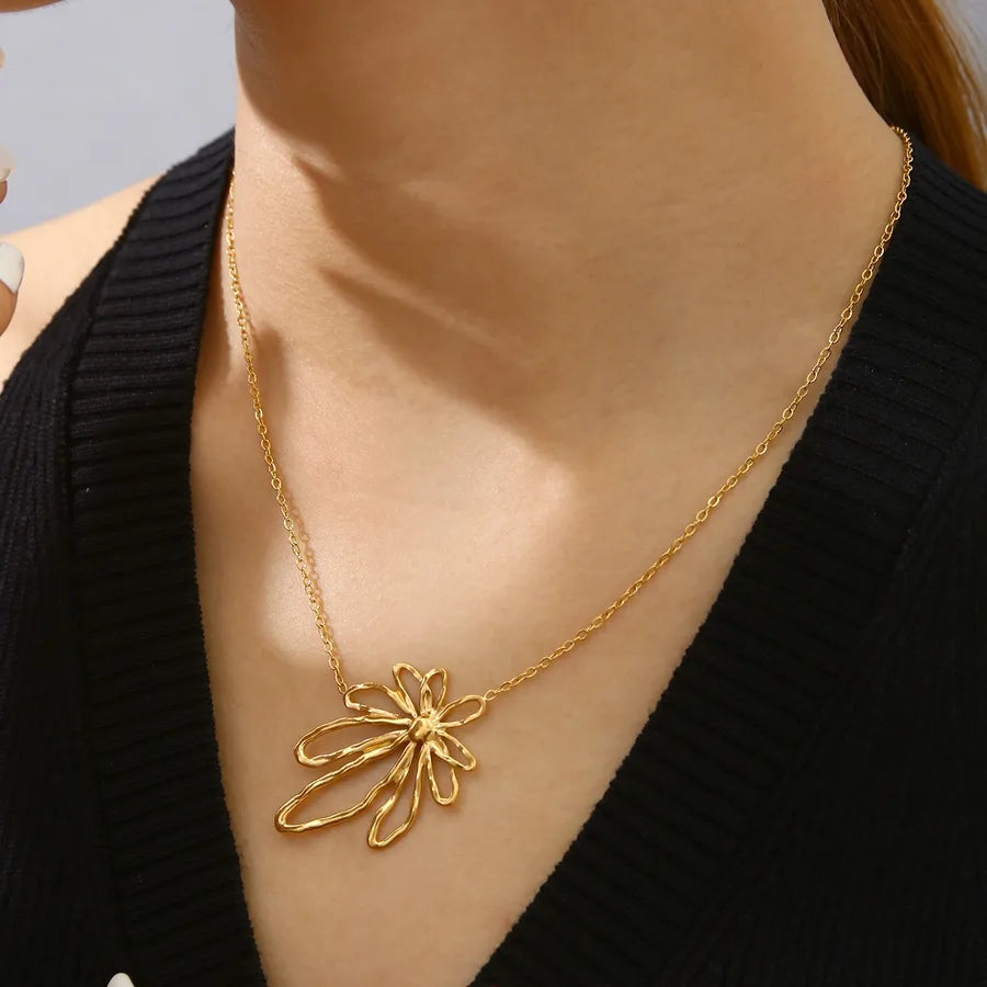 Gold Flower Pendant Necklace for Women