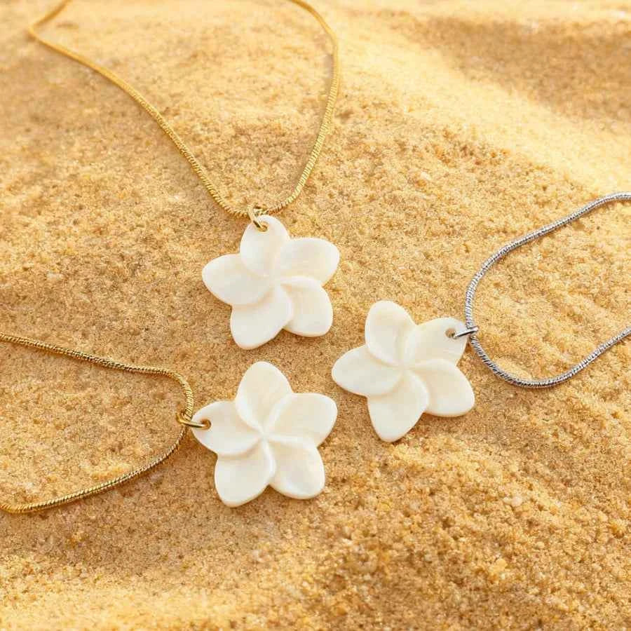 18K Gold Plated Stainless Steel Flower Necklace