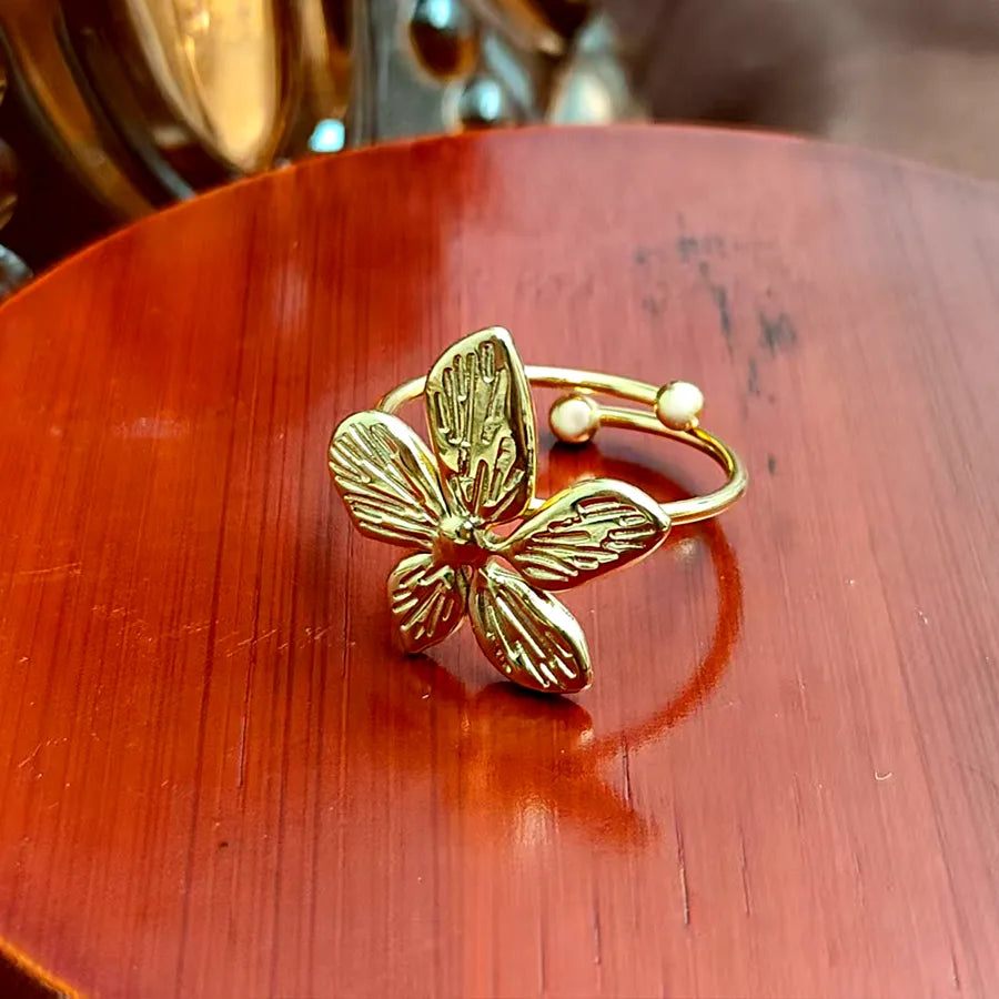 Elegant 18K Gold Floral Open Ring