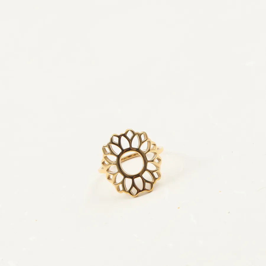 18K Gold Hollow Flower Titanium Steel Ring