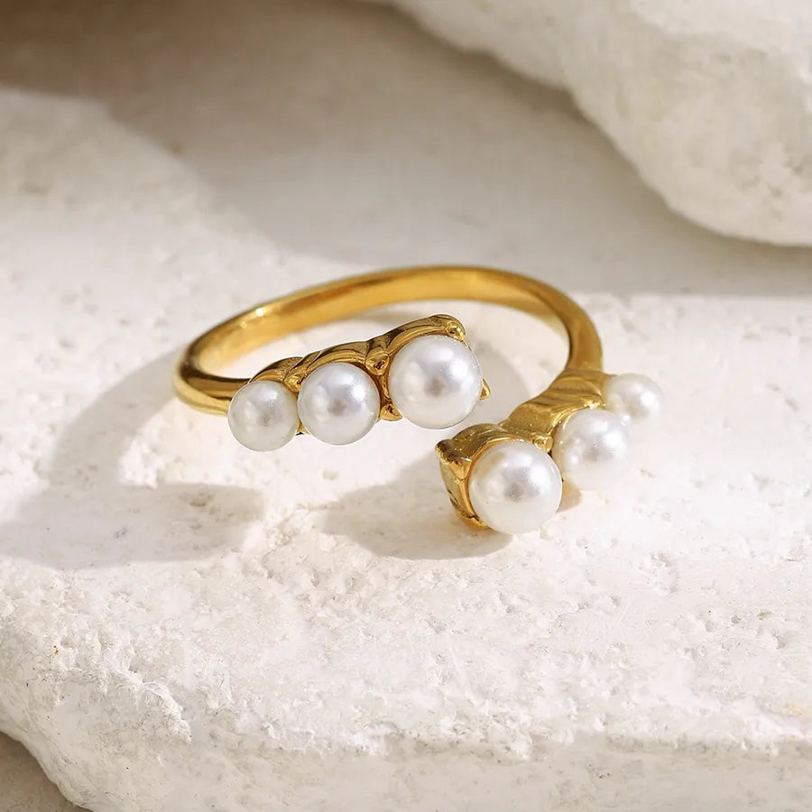 Elegant 18K Gold Vintage Open Ring with Pearl