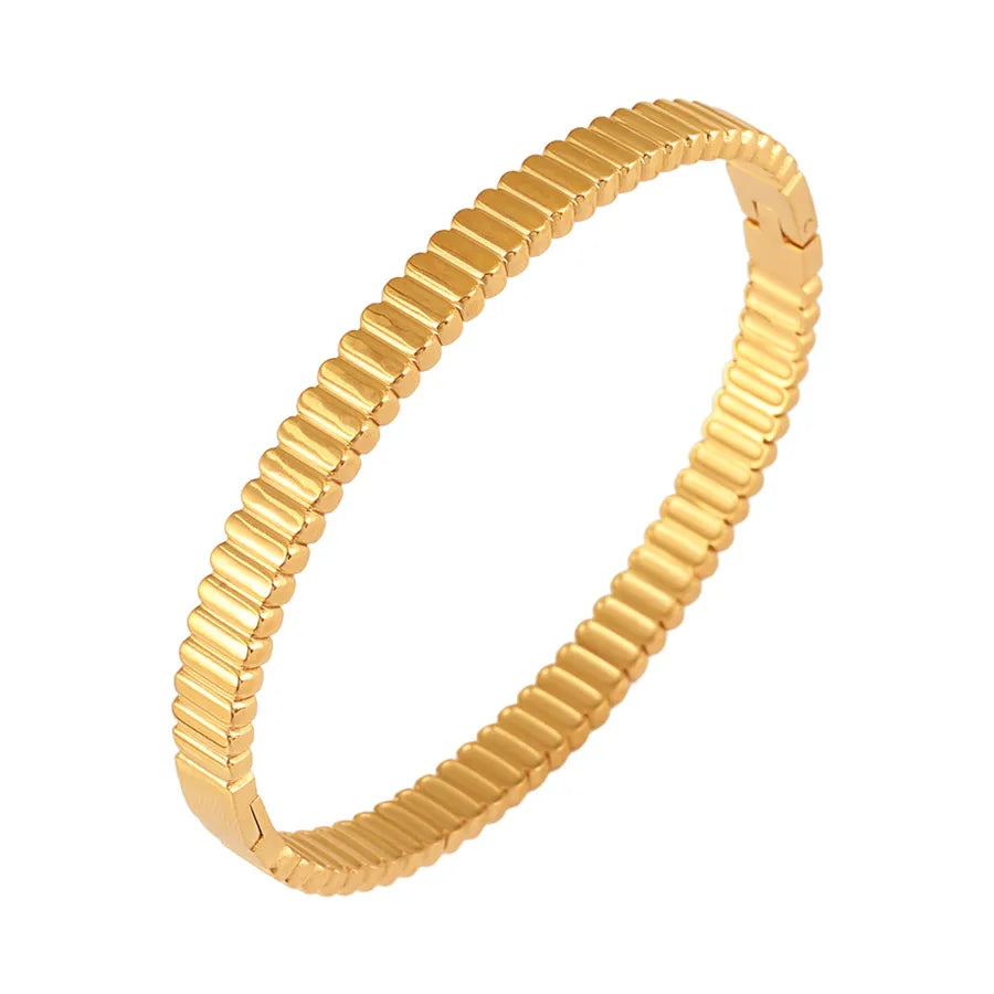 Gold Stainless Steel Buckle Bracelet for Women Gold 1.3*1.1cm