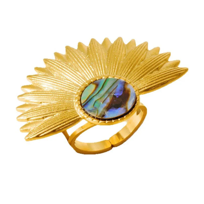 Vintage Fan Shell Ring – 18K Gold Stainless Steel