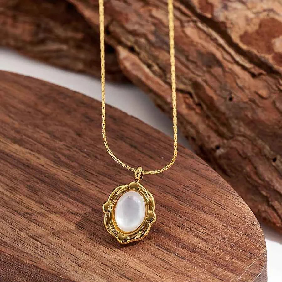 18K Gold Plated Oval Shell Pendant Necklace